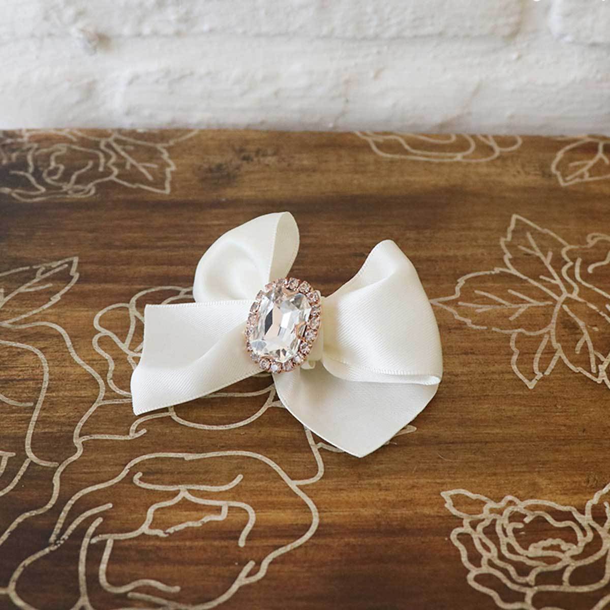 Olivia Dog Hair Clip in Cream | Pawlicious & Company